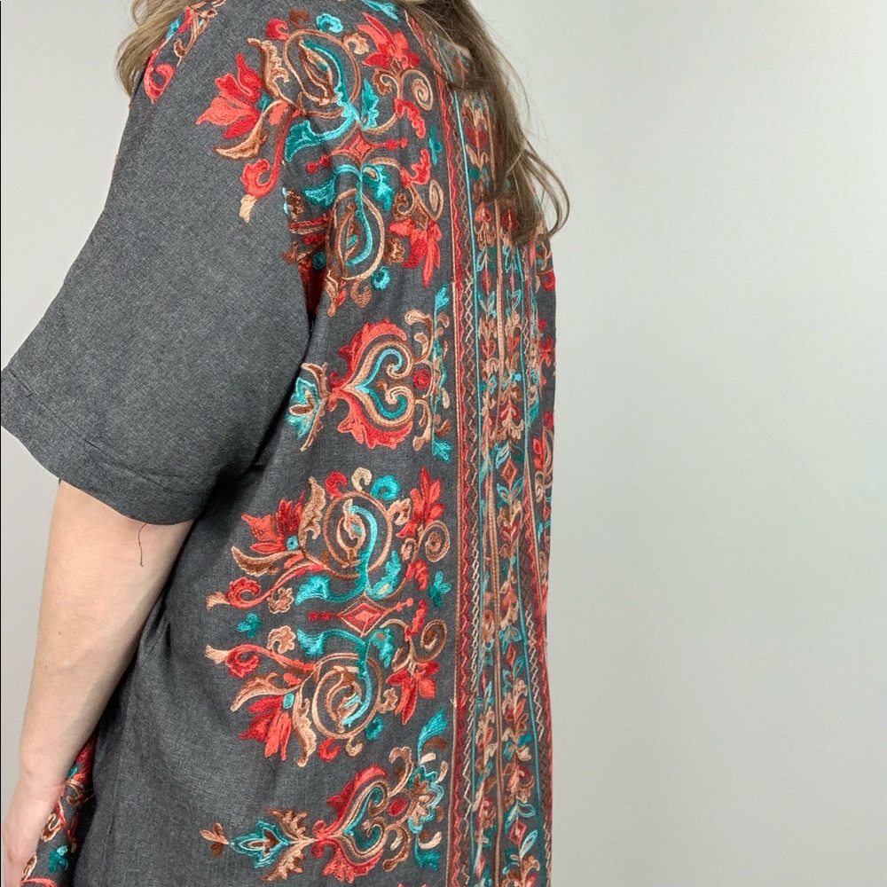 Folklore Floral Paisley Embroidered Top Black - Picture 6 of 7